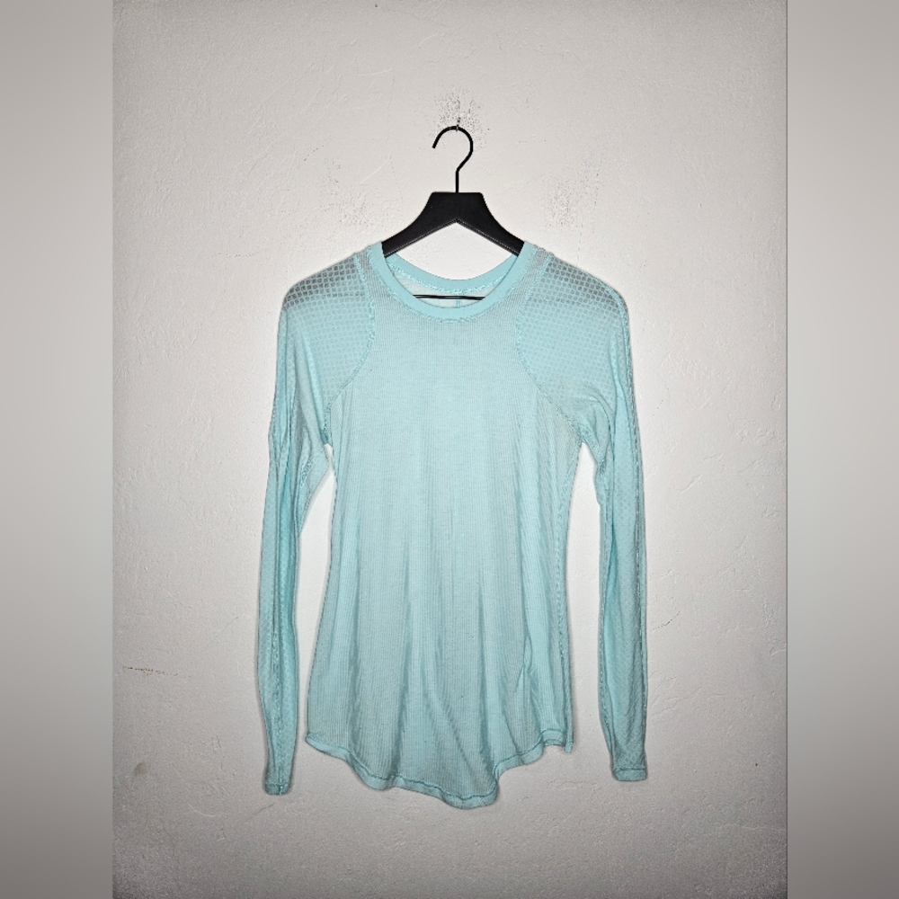 Lululemon Long Sleeve Light Weight Semi Shear Tee Size Small